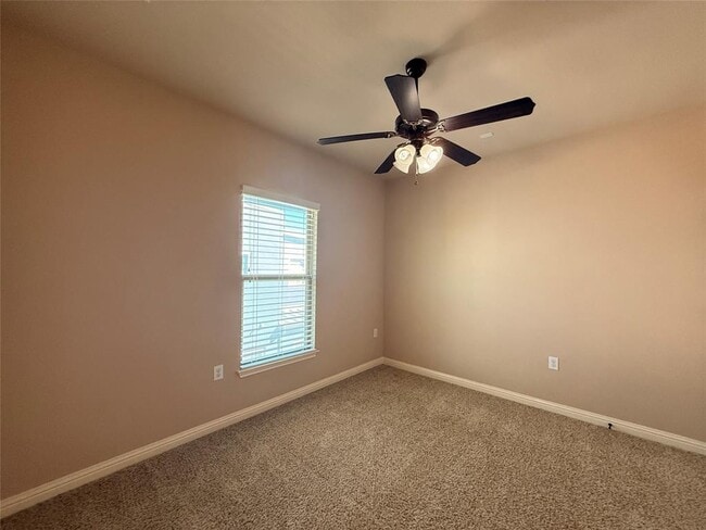 Building Photo - 2021 Simond Ave