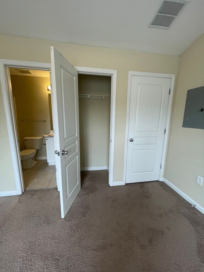 Building Photo - 17-1727 BBCH