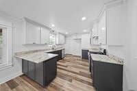 Building Photo - 105 3rd St