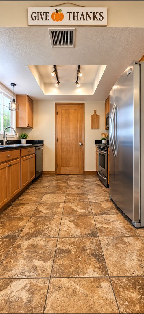 Building Photo - 74242 Pinon Dr