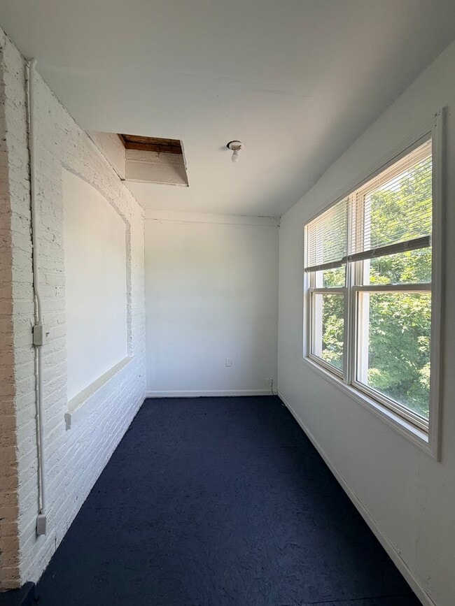 Building Photo - 1748 N Keystone Ave