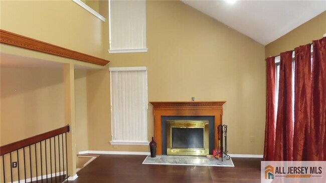 Building Photo - 3443 Bloomingdale Dr