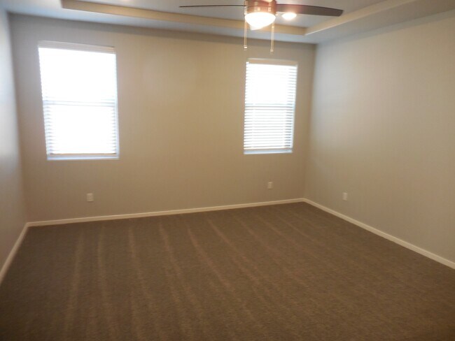 Building Photo - 833 Paseo Dulce Ave