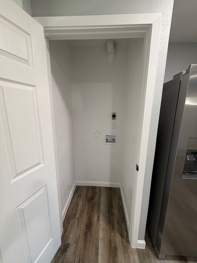 Building Photo - 12 Pershing