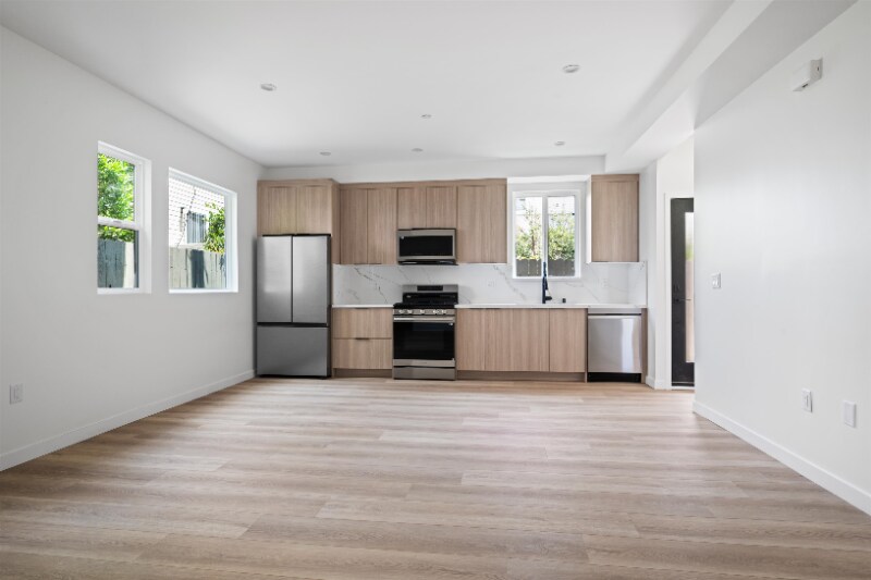 Building Photo - 1844 Stoner Ave