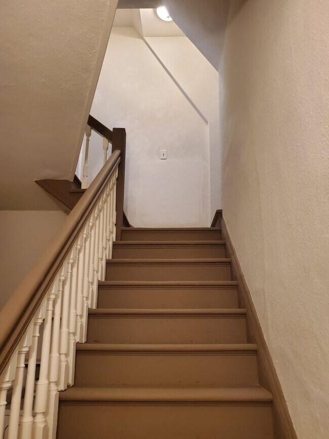 Building Photo - JYG: 3414 Duplex