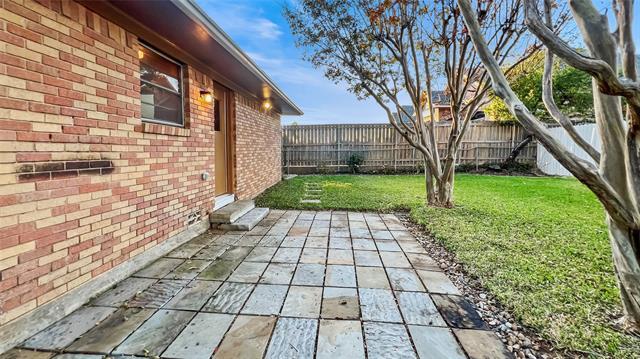 Building Photo - 2711 W Morton St