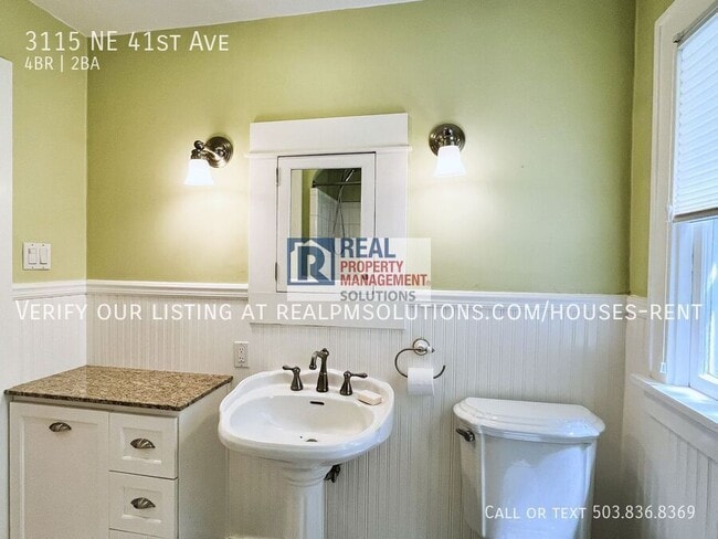 Building Photo - 3115 NE 41st Ave