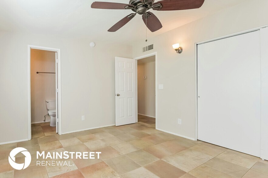 Building Photo - 7520 E Stella Rd