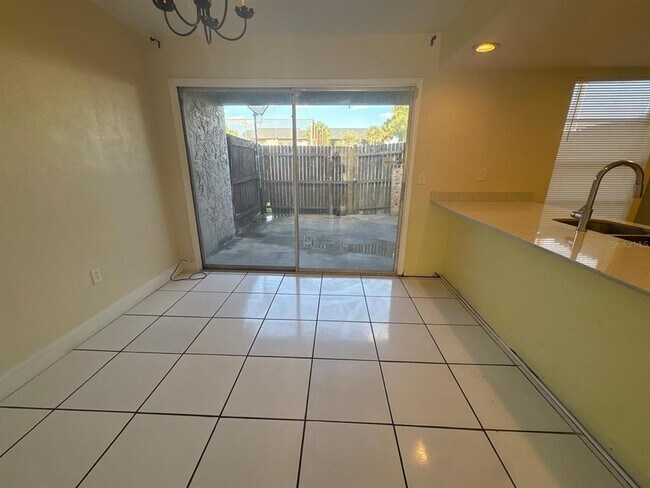 Building Photo - 4033 Henley Rd
