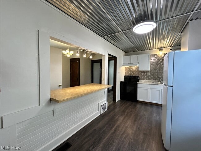 Building Photo - 1303 Oregon Ave