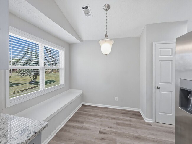 Building Photo - Charming Updated Ranch on Cul-de-Sac with Designer Finishes in Prime Kennesaw Location