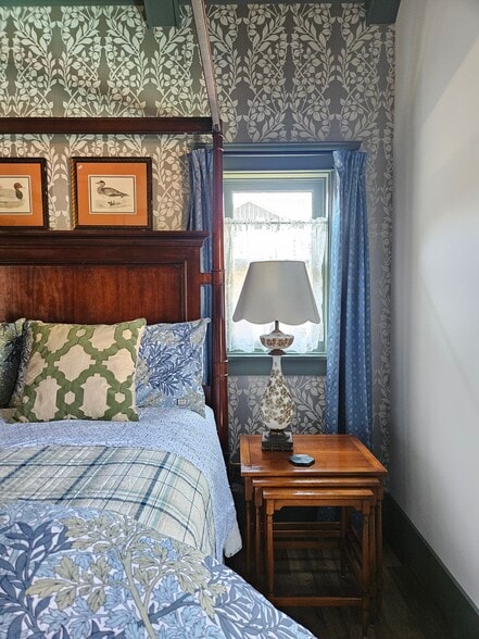 Building Photo - 139 N Ivy Ave