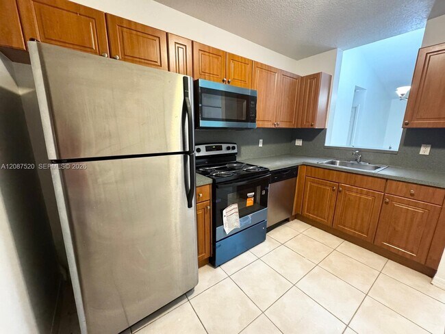 Building Photo - 6676 SW 115th Ct