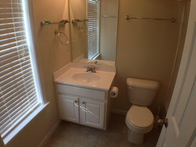 Building Photo - 5225 Wellsley Bend