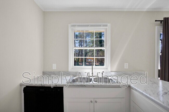 Building Photo - 7262 Ryan St