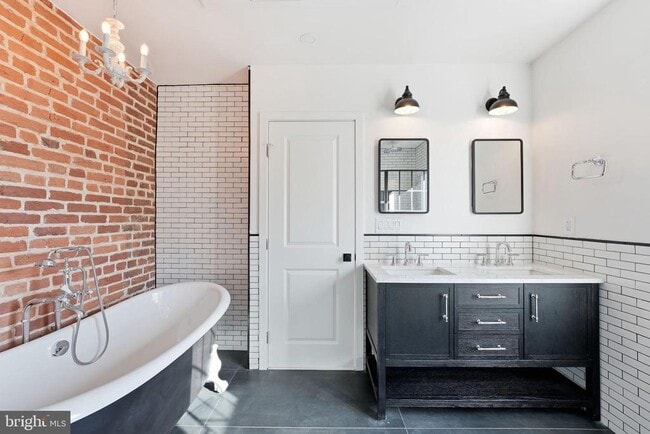 Building Photo - 718 Rhode Island Ave NW