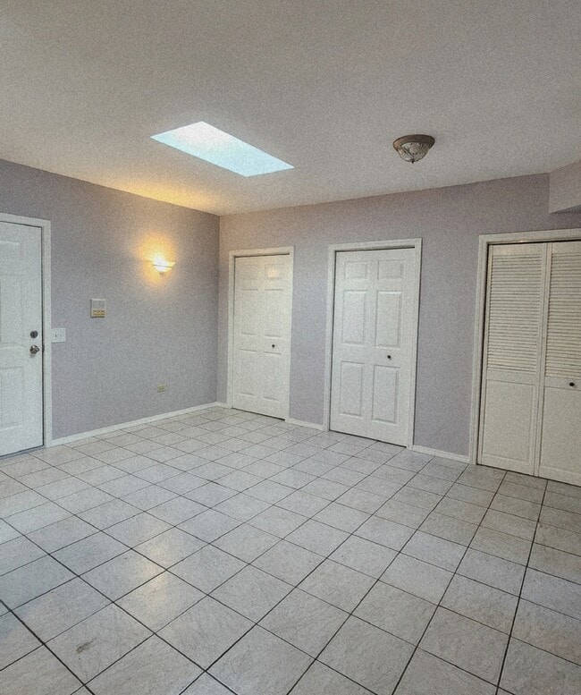 Building Photo - 18133 Dixie Hwy