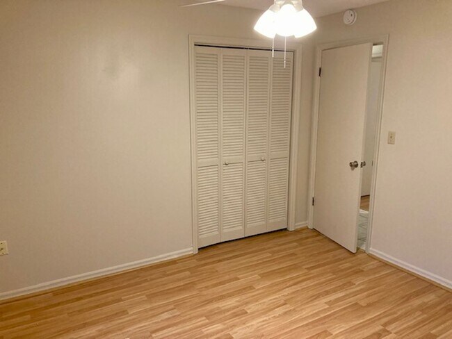Building Photo - 6170 W Pinedale Cir