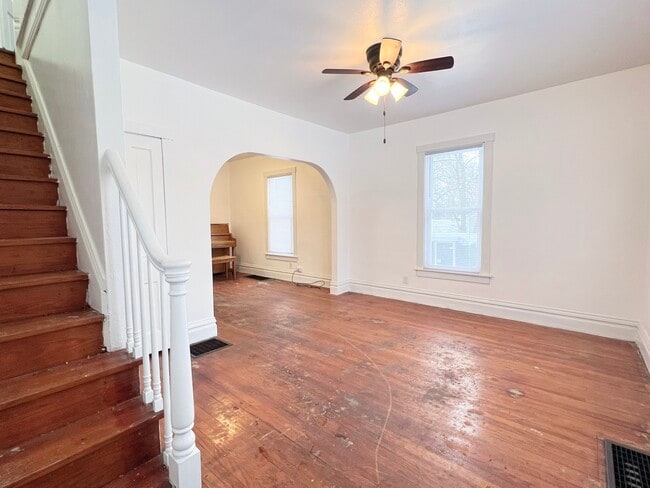 Building Photo - 721 Dean St