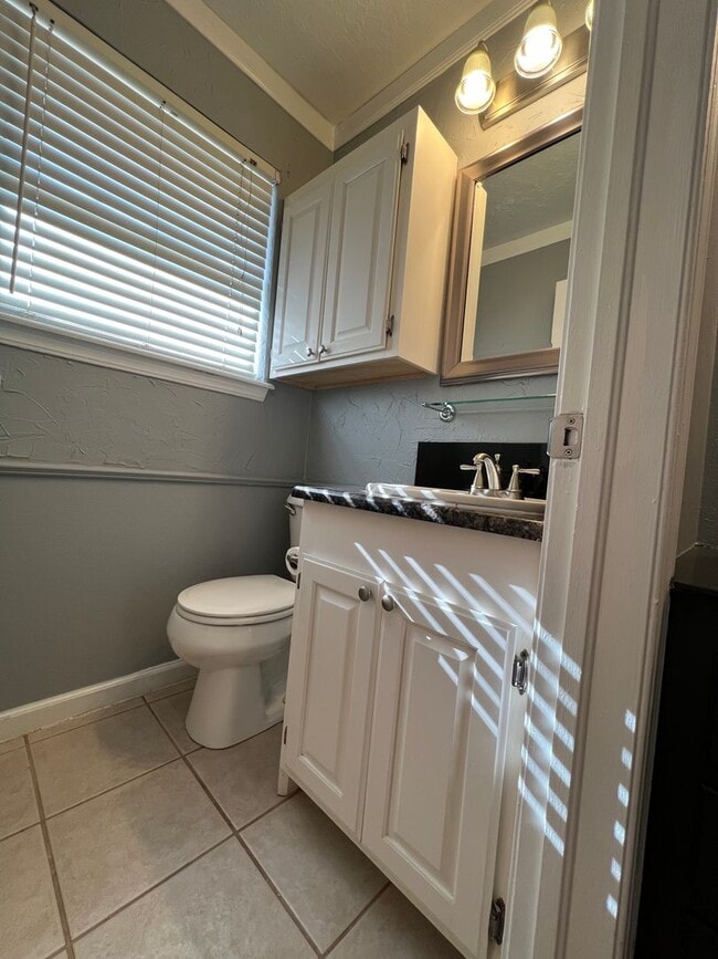 Building Photo - 3808 SE Camden Way