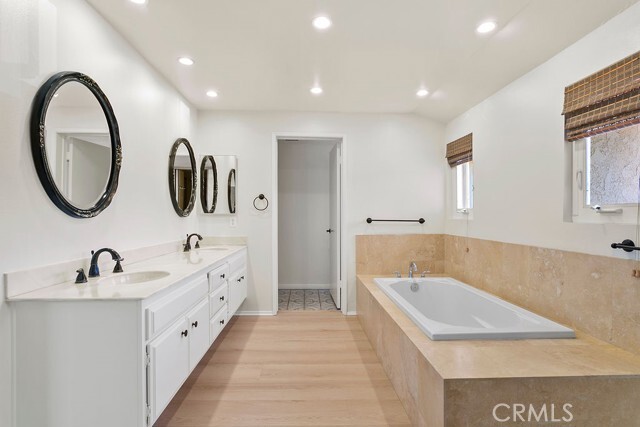 Building Photo - 26 Tahoe