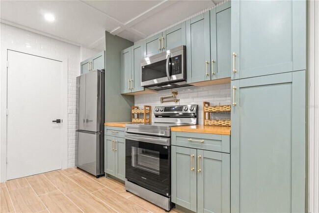 Building Photo - 3818 Meridian Pl