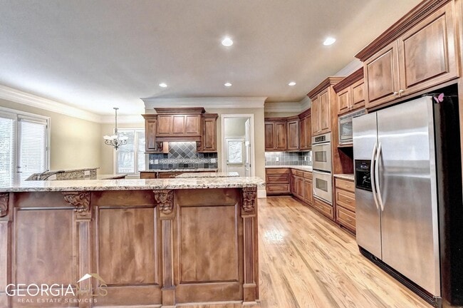 Building Photo - 8920 Doral Dr