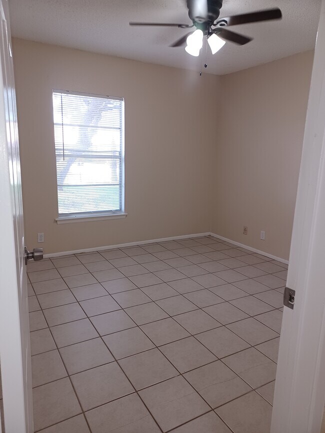 Building Photo - 7147 Spring Grove Dr