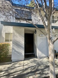 Building Photo - Spacious 1/1.5 Condo San Jose