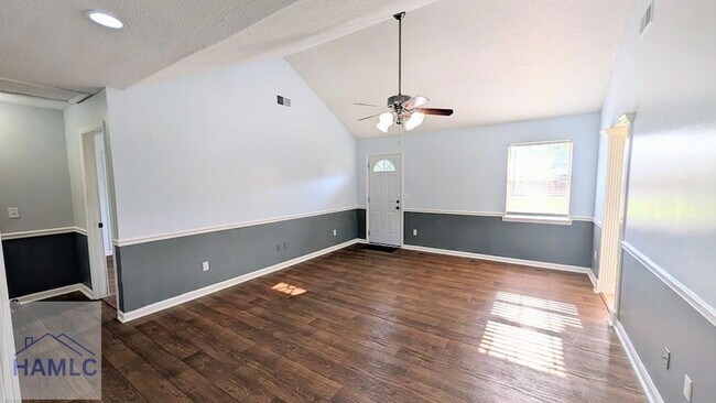 Building Photo - 1801 Dunlevie Rd