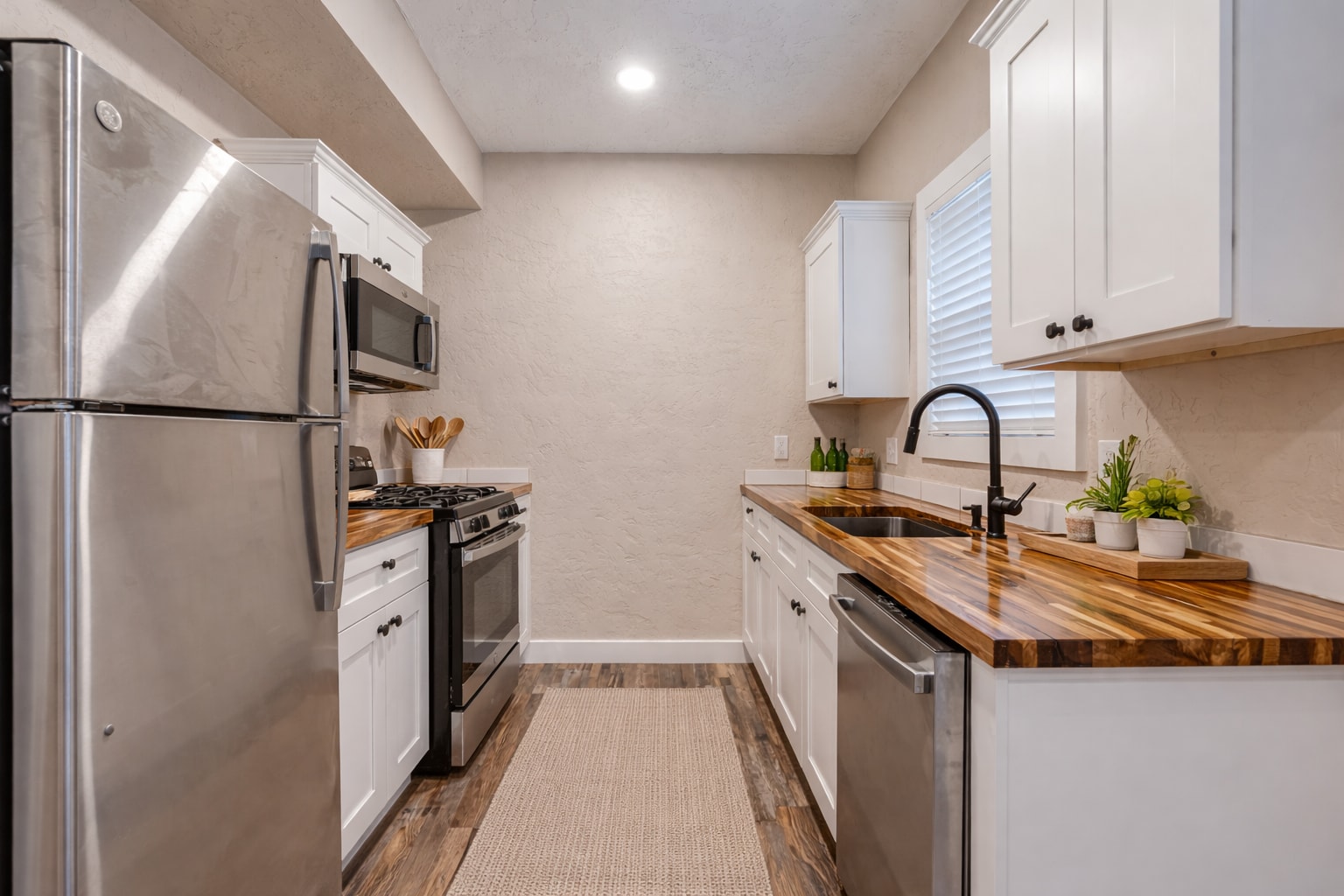 Staged Kitchen - 316 W Cypress St