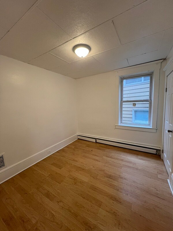 Building Photo - 443-445 Scott St