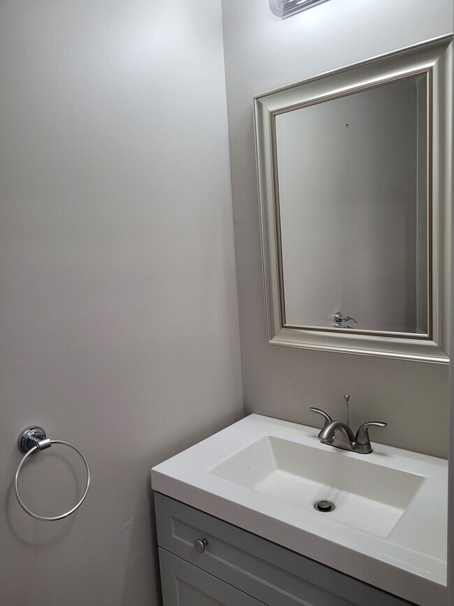 Building Photo - 512 Pimlico Way