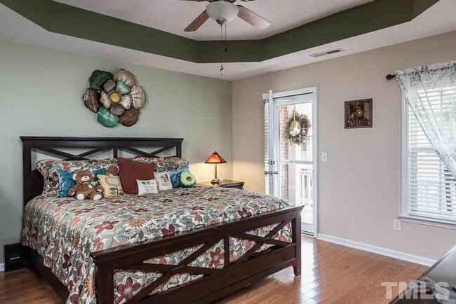 Building Photo - Charming 3BD, 2.5BA Raleigh Townhouse with...