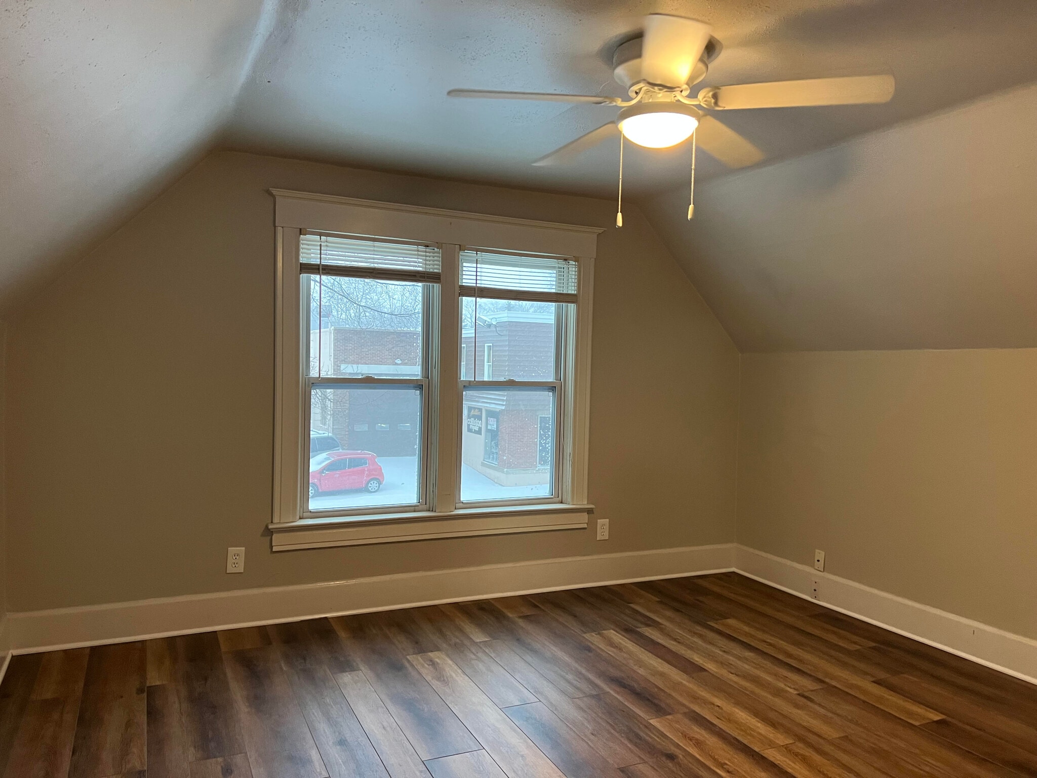 Building Photo - 610 N Wisconsin St