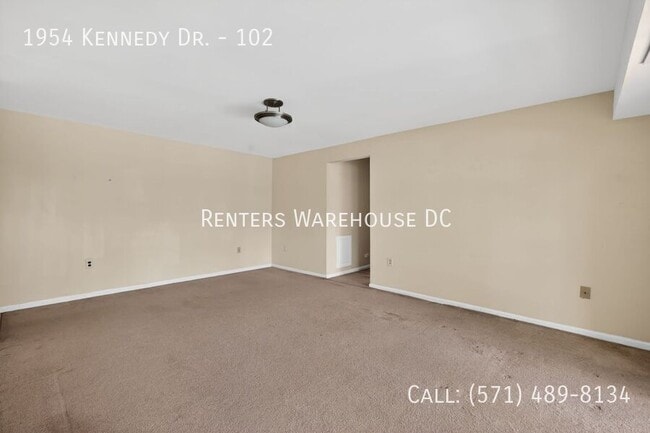 Building Photo - 1954 Kennedy Dr