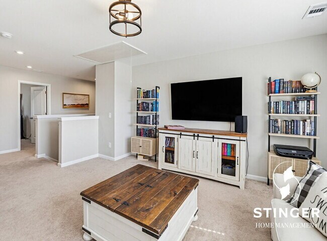 Building Photo - 1214 Danner Dr
