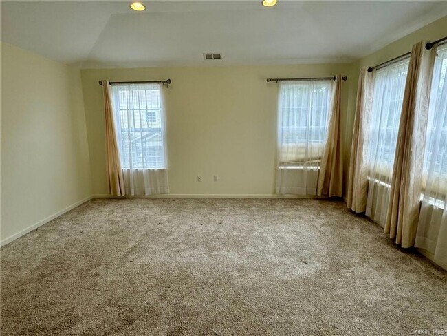 Building Photo - 24 Cobblestone Ln