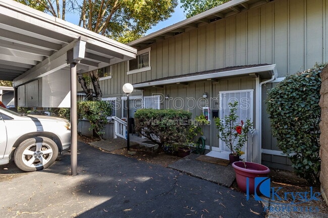 Building Photo - 138 Warwick Dr