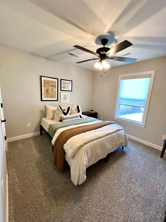 Building Photo - Modern Single-Family Home in Scenic Meadows Neighborhood