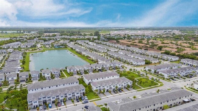 Building Photo - 2652 SE 13th St