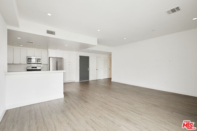 Building Photo - 4114 Vantage Ave