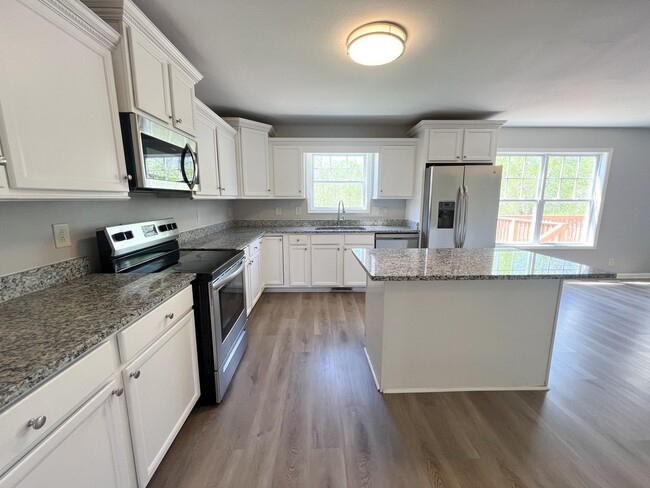 Building Photo - Beautiful 3-Bedroom Home with Bonus Room, ...