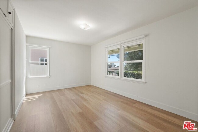 Building Photo - 2943 Los Olivos Ln