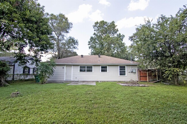 Building Photo - 7244 Rhobell St