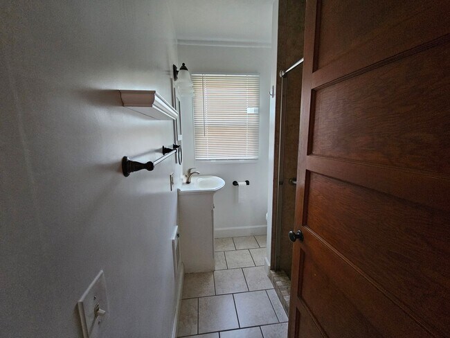 Building Photo - 2 Bed 1 Bath Home in the Heart of Richland