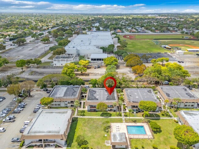 Building Photo - 7051 SW 129th Ave