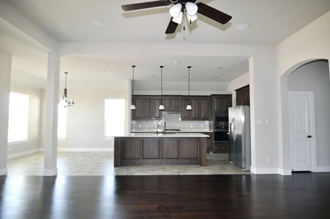 Building Photo - Fantastic 4-3-3 in Weatherford, Azle ISD!