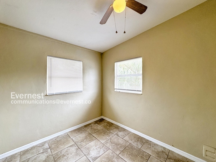 Building Photo - 2925 N 46th St